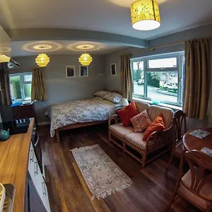 Cheltenham Studio Apartment Cheltenham